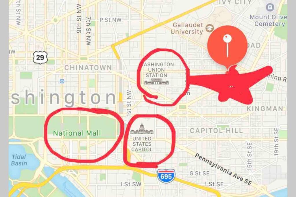 Thee Art Collector, National Mall, Hst Capital Hill B * Washington